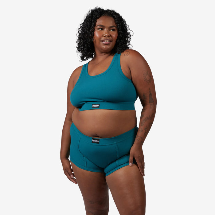 Model: Maliyah is 5'7" and wears a 2X