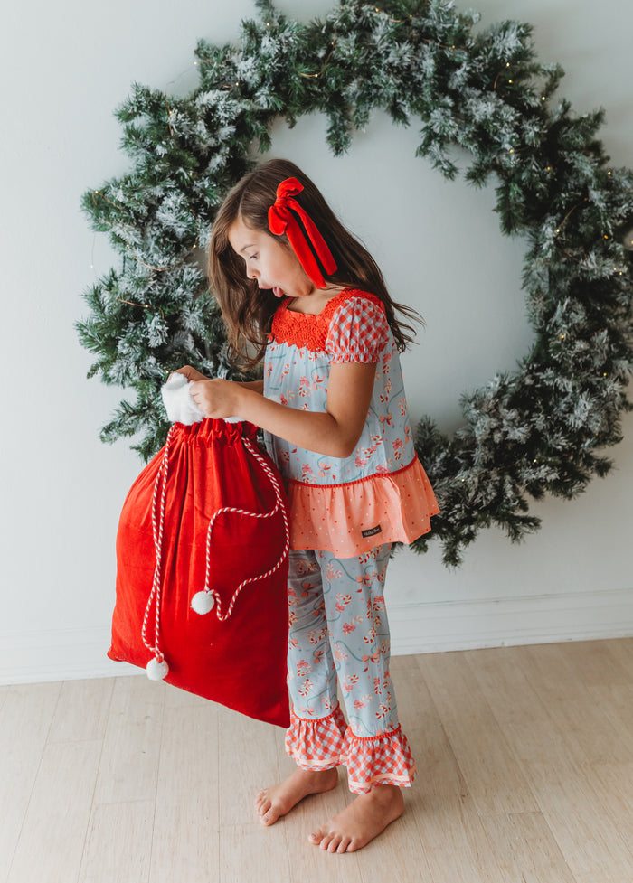 Candy Cane Lane Ruffle Lounge
