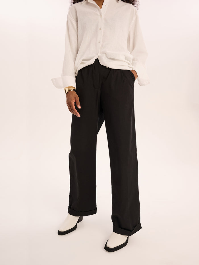 Candy Pleat Front Straight Leg Trouser in Black