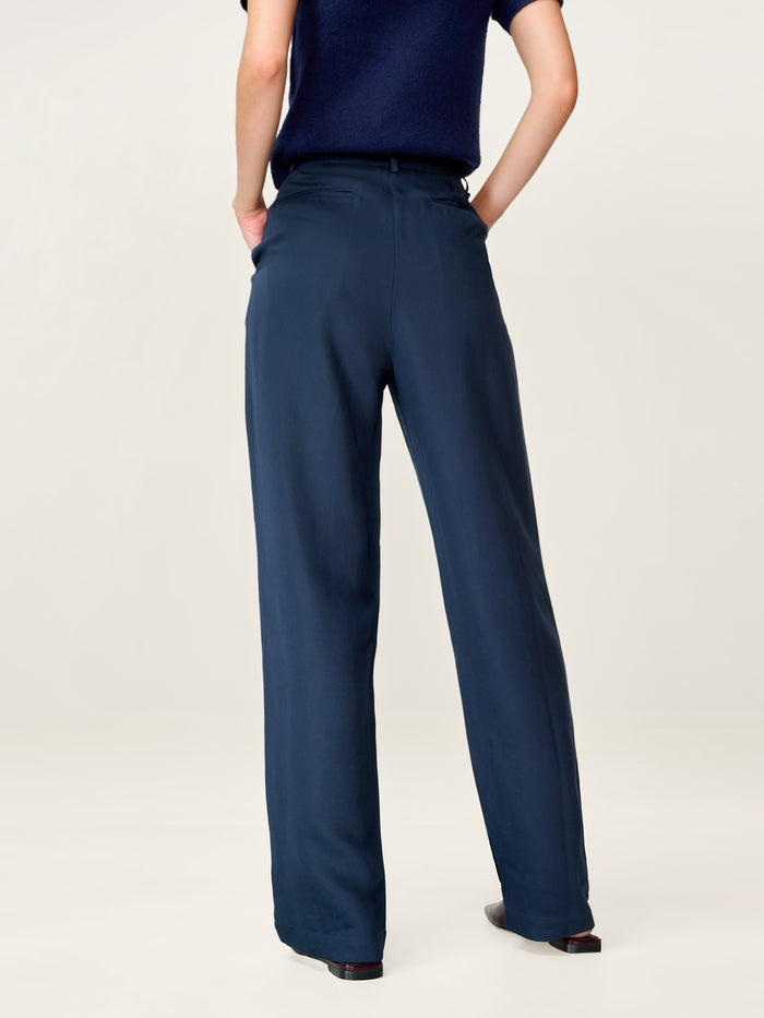 Cinnamon Trouser in Navy