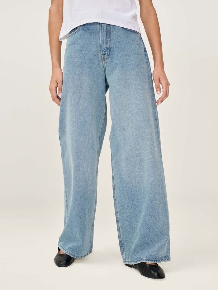 Connie Wide Jean in Light Wash