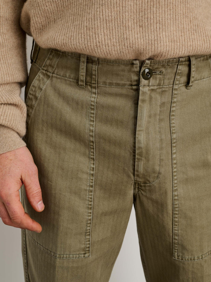 Field Pant In Herringbone In Vintage Olive