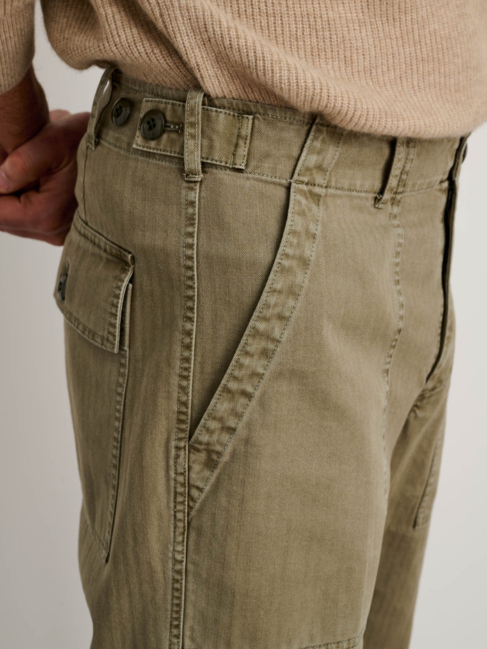 Field Pant In Herringbone In Vintage Olive