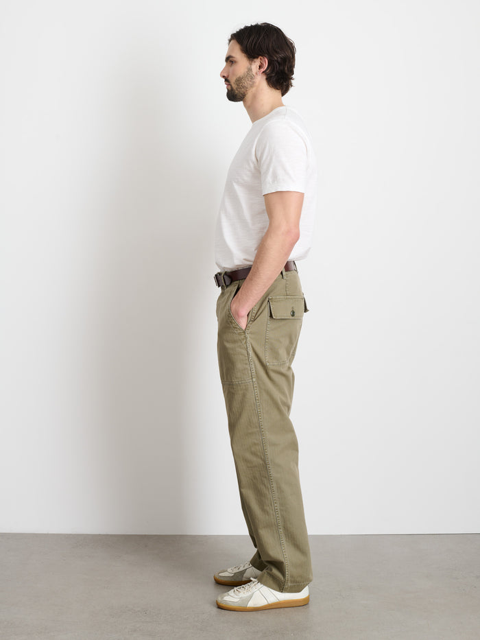Field Pant In Herringbone In Vintage Olive