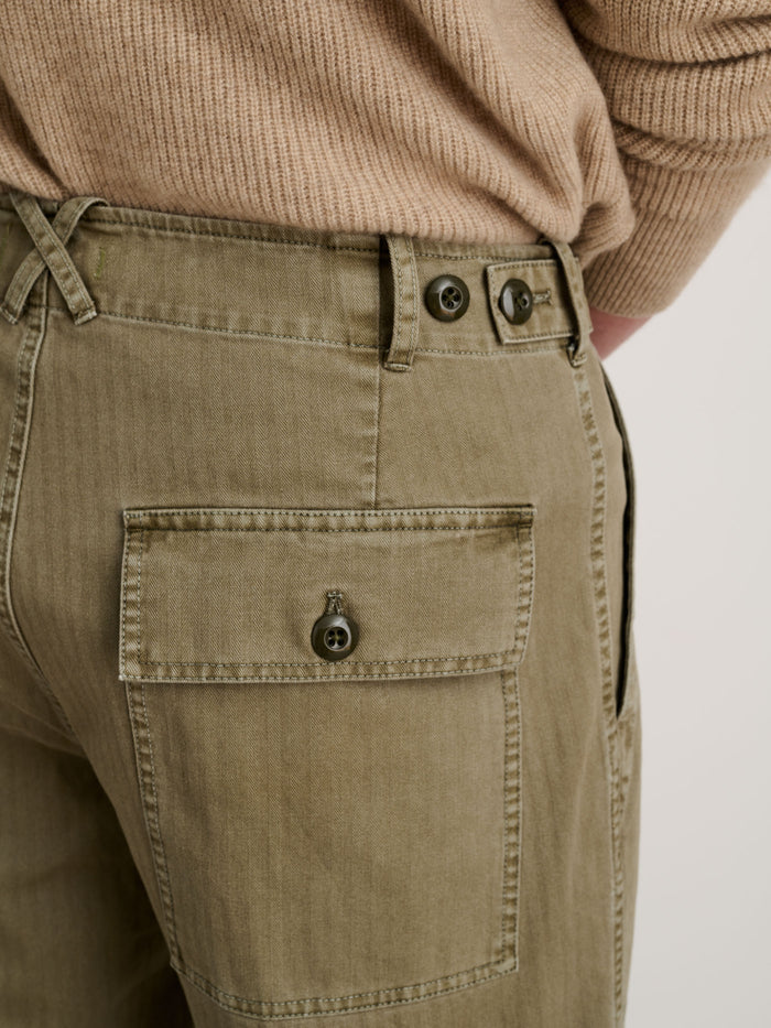 Field Pant In Herringbone In Vintage Olive