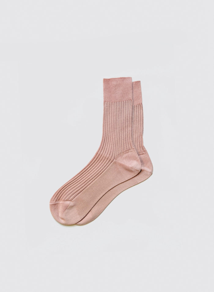 Maria La Rosa Bio Cotton Ribbed Socks in light pink are displayed flat on a white background, with one sock slightly overlapping the other.
