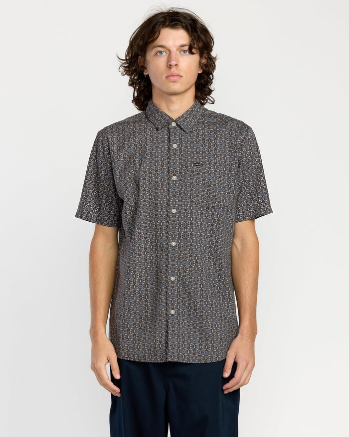 Men's Scaler Stone Woven Short Sleeve Shirt-Moonbeam-Volcom