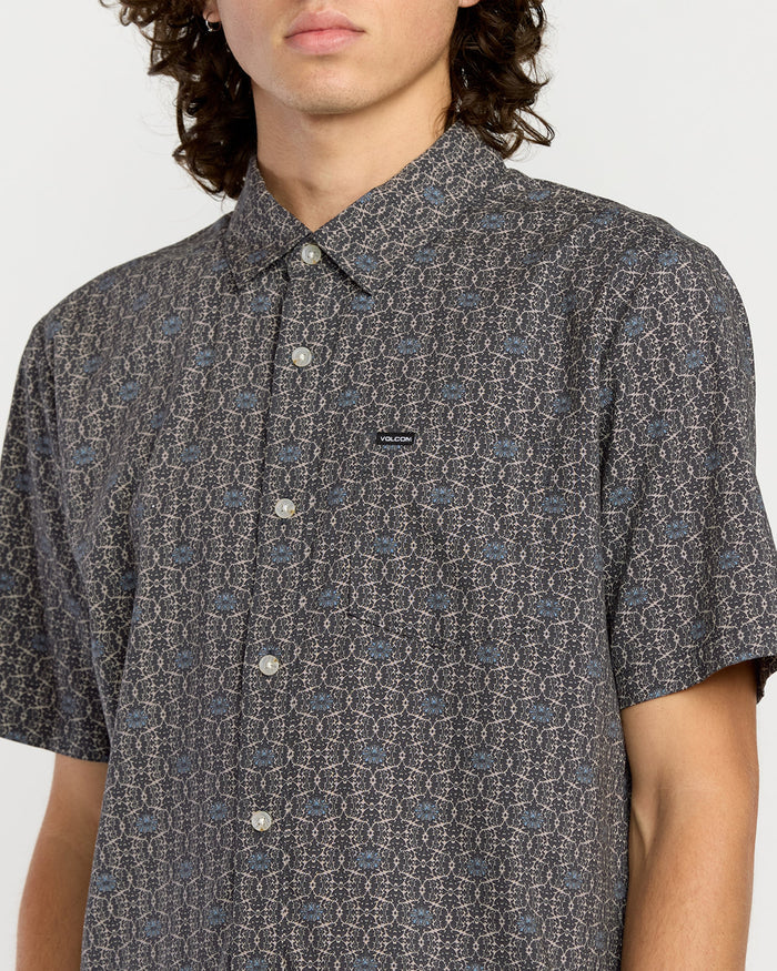 Volcom Men's Scaler Stone Woven Short Sleeve Shirt