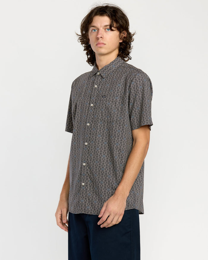 Men's Scaler Stone Woven Short Sleeve Shirt-Moonbeam-Volcom
