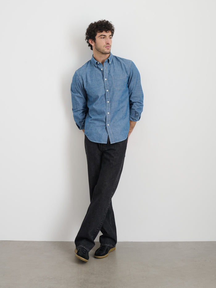 Mill Shirt In Washed Chambray In Chambray Rinse Wash