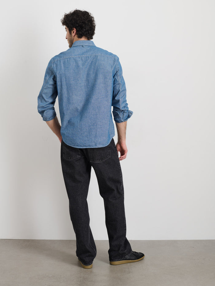 Mill Shirt In Washed Chambray In Chambray Rinse Wash