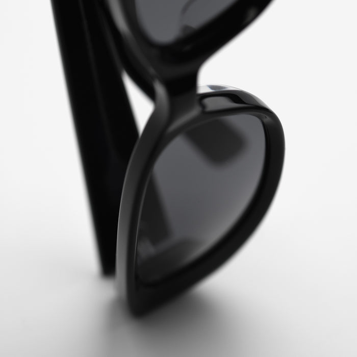 Black / Black