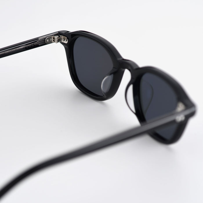 Black / Black