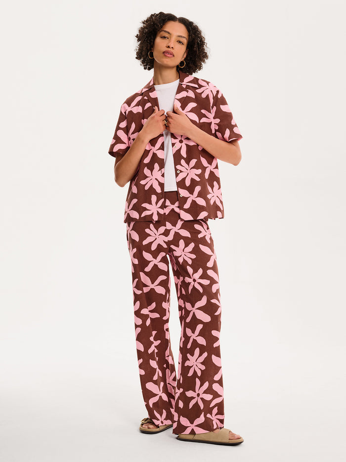Oaklyn Shirt in Pink and Chocolate Floral Print