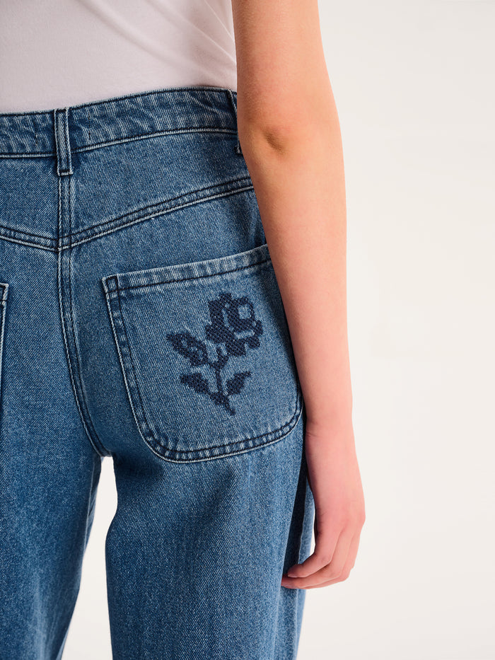 Portland Embroidered Jean in Mid Wash