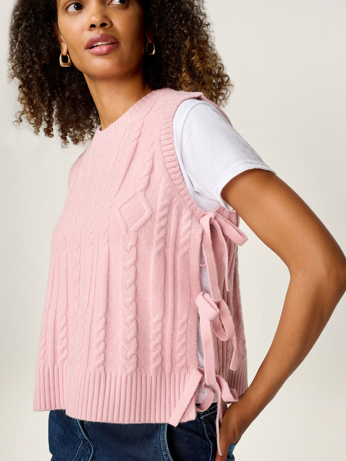 Rufus Cable Bow Side Vest in Light Pink