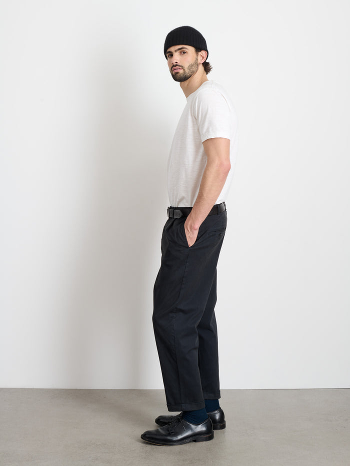 Standard Pleated Pant In Chino In Black