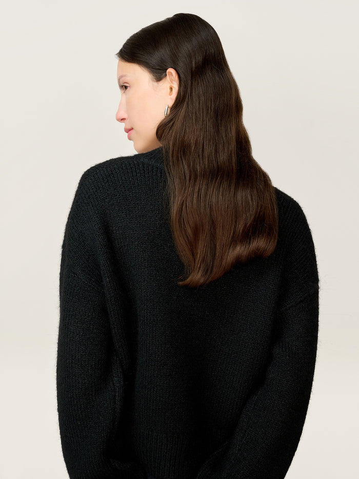 STUDIO OMNES Daria Jumper in Black