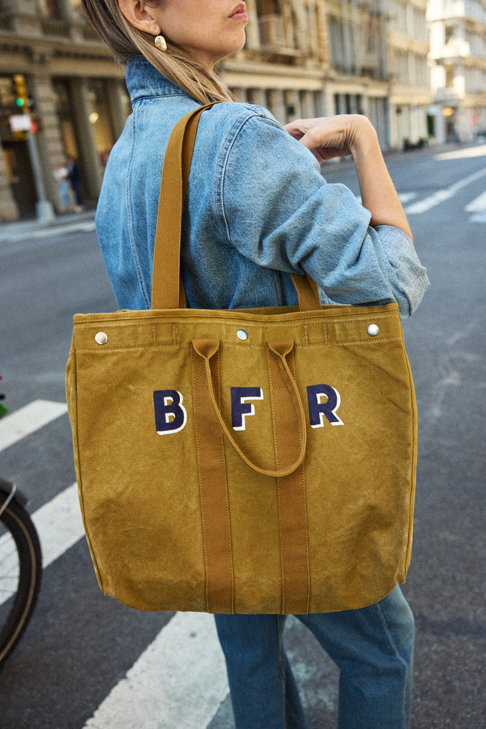 The Perfect Weekday Tote In Golden Khaki