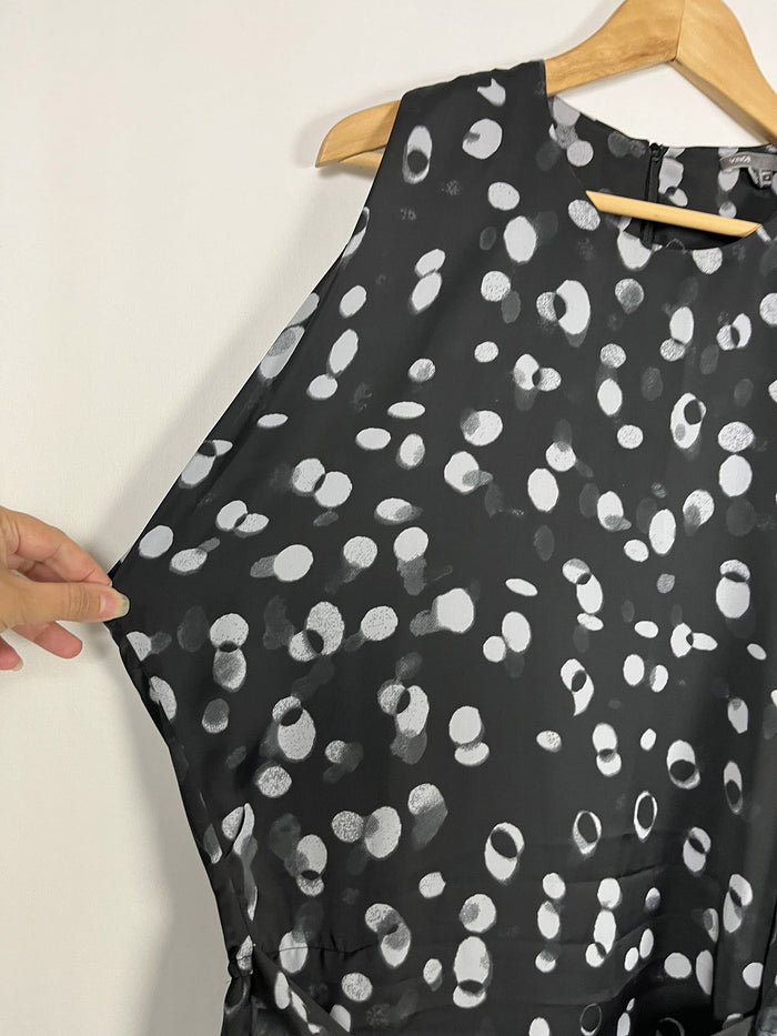 vince. Size L (14) Black & Gray Abstract Dots Dress