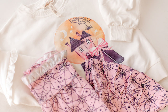Web of Whimsy Big Ruffles